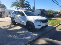 
										JEEP GRAND CHEROKEE LAREDO  2019 full									
