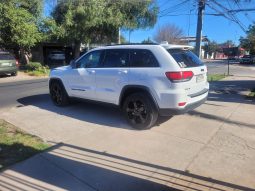 
										JEEP GRAND CHEROKEE LAREDO  2019 full									