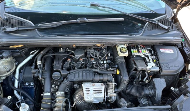 
								CITROEN C4    2017 full									