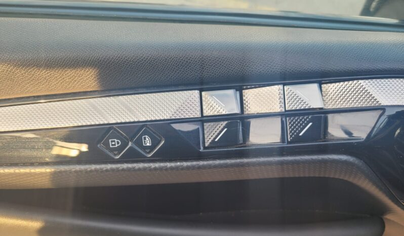 
								DS DS4 CROSS BLUEHDI   2023 full									